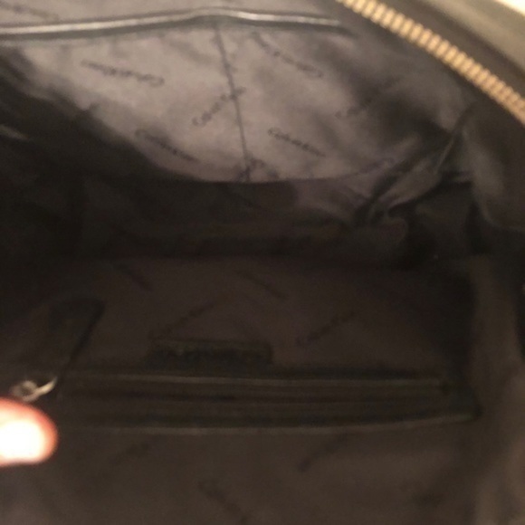 Calvin Klein quilted black leather barrel bag - Picture 8 of 12